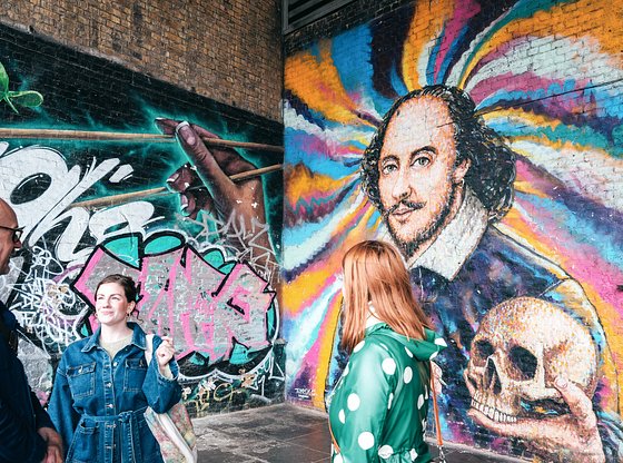 From the Globe to the West End: The Evolution of Theatre in London Tour