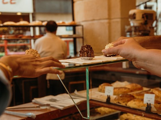 Paris Food Tour: Foodie Trends in the Marais