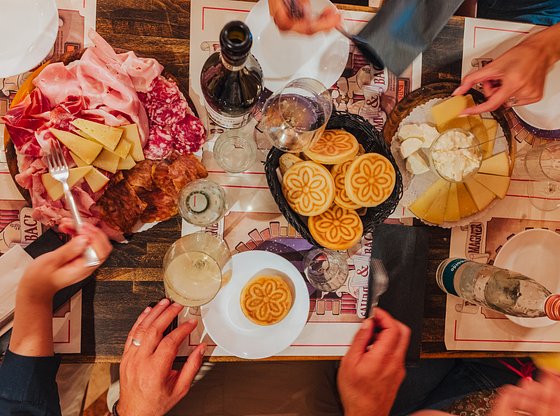 Bologna Food Tour: Tasting Tradition and Culture